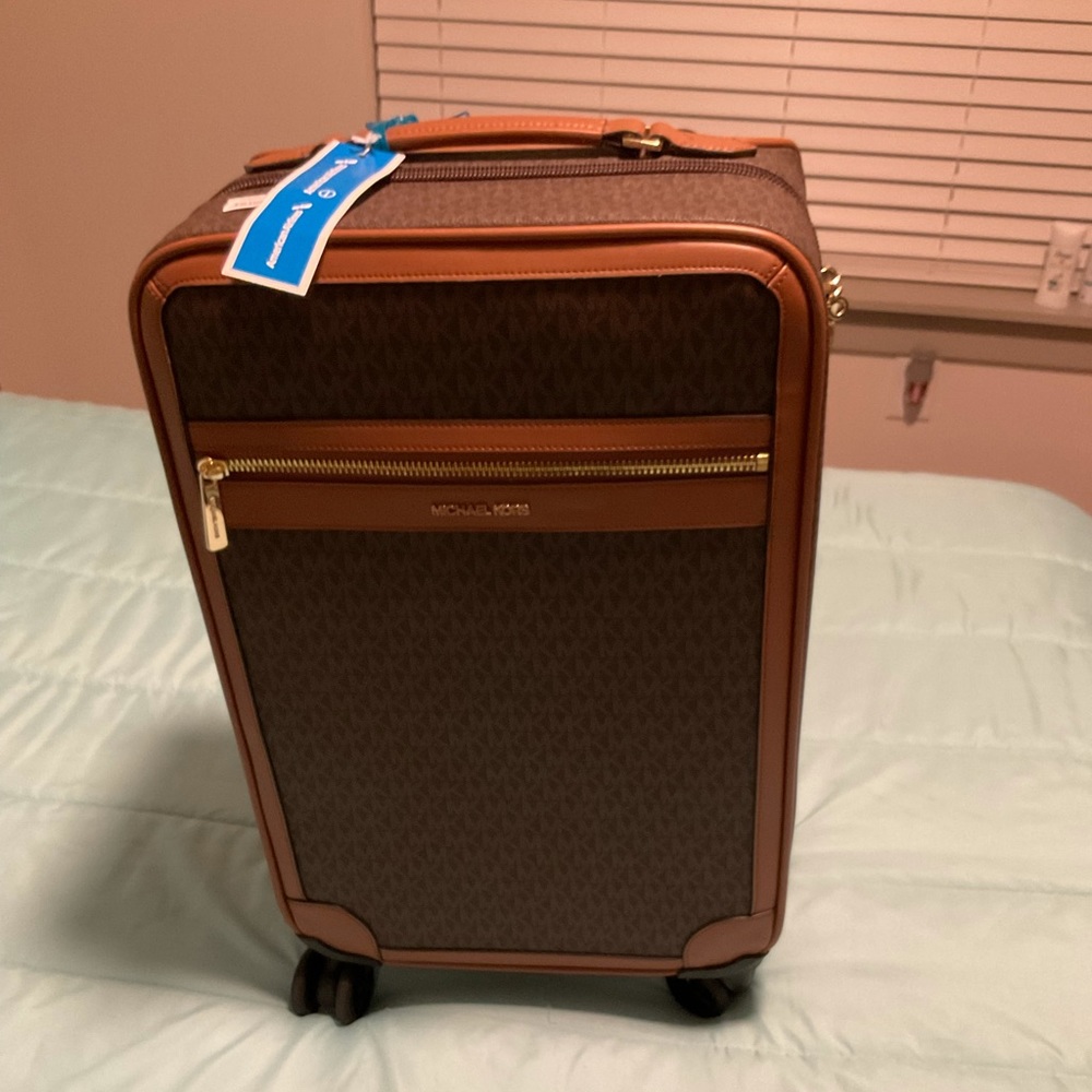 Micheal KORS suit case